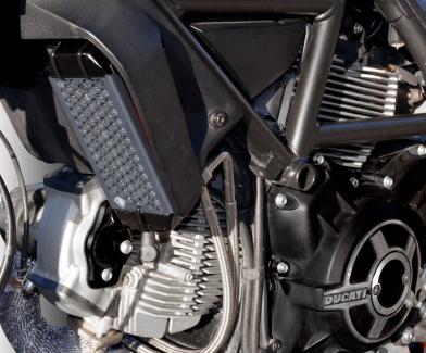 GR03 - SCRAMBLER OIL COOLER GUARD